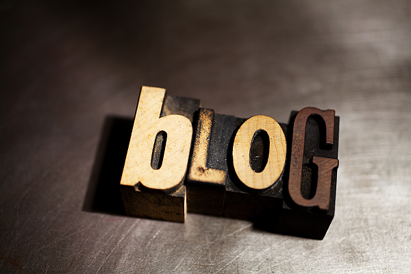 Blog_in_Holzlettern_329441