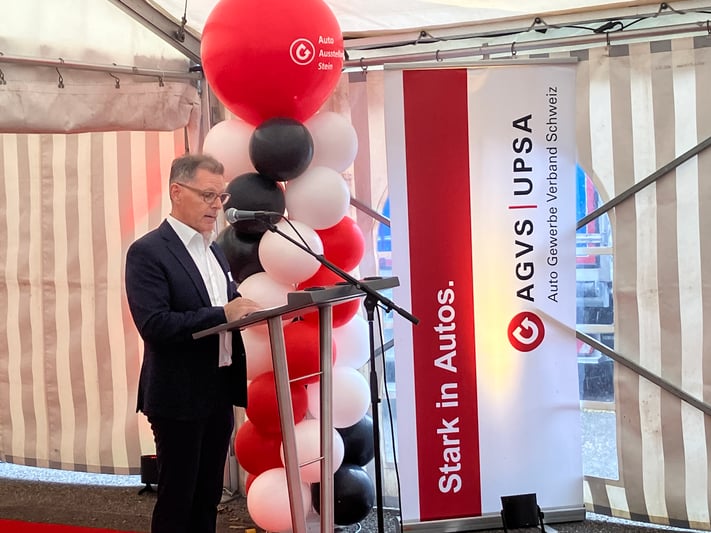 Heinz Frei bei der Eröffnung der AGVS Auto Ausstellung Stein 2025