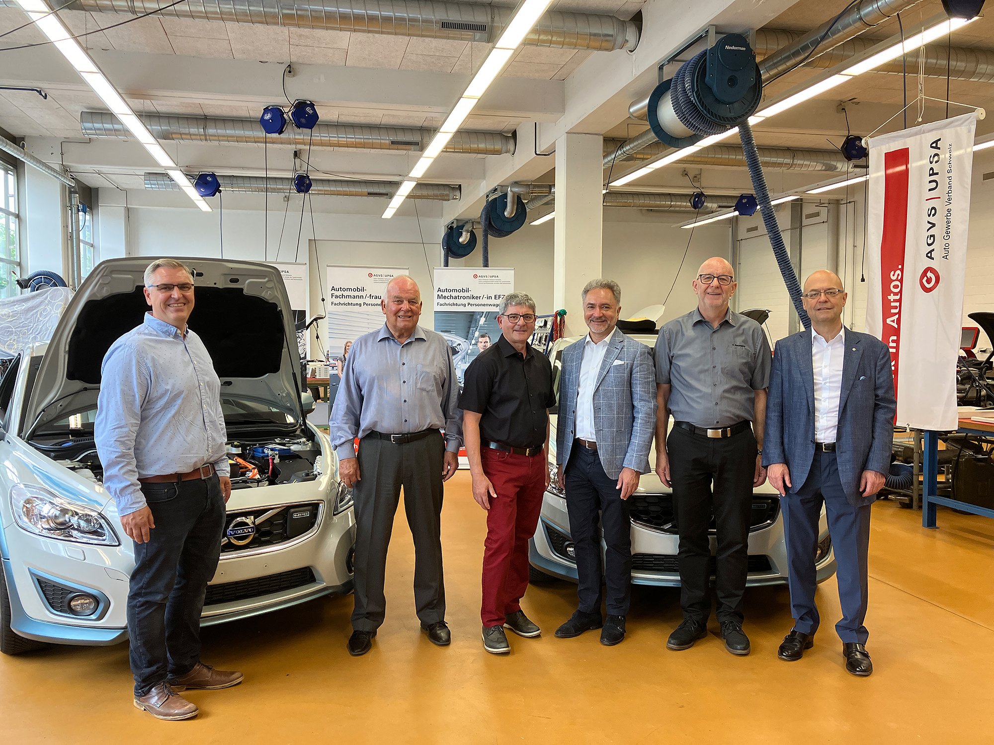 Übergabe ans AGVS ÜK-Center in Lenzburg