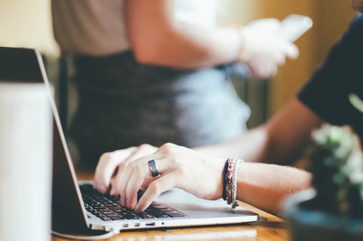 Texte selber schreiben am Laptop