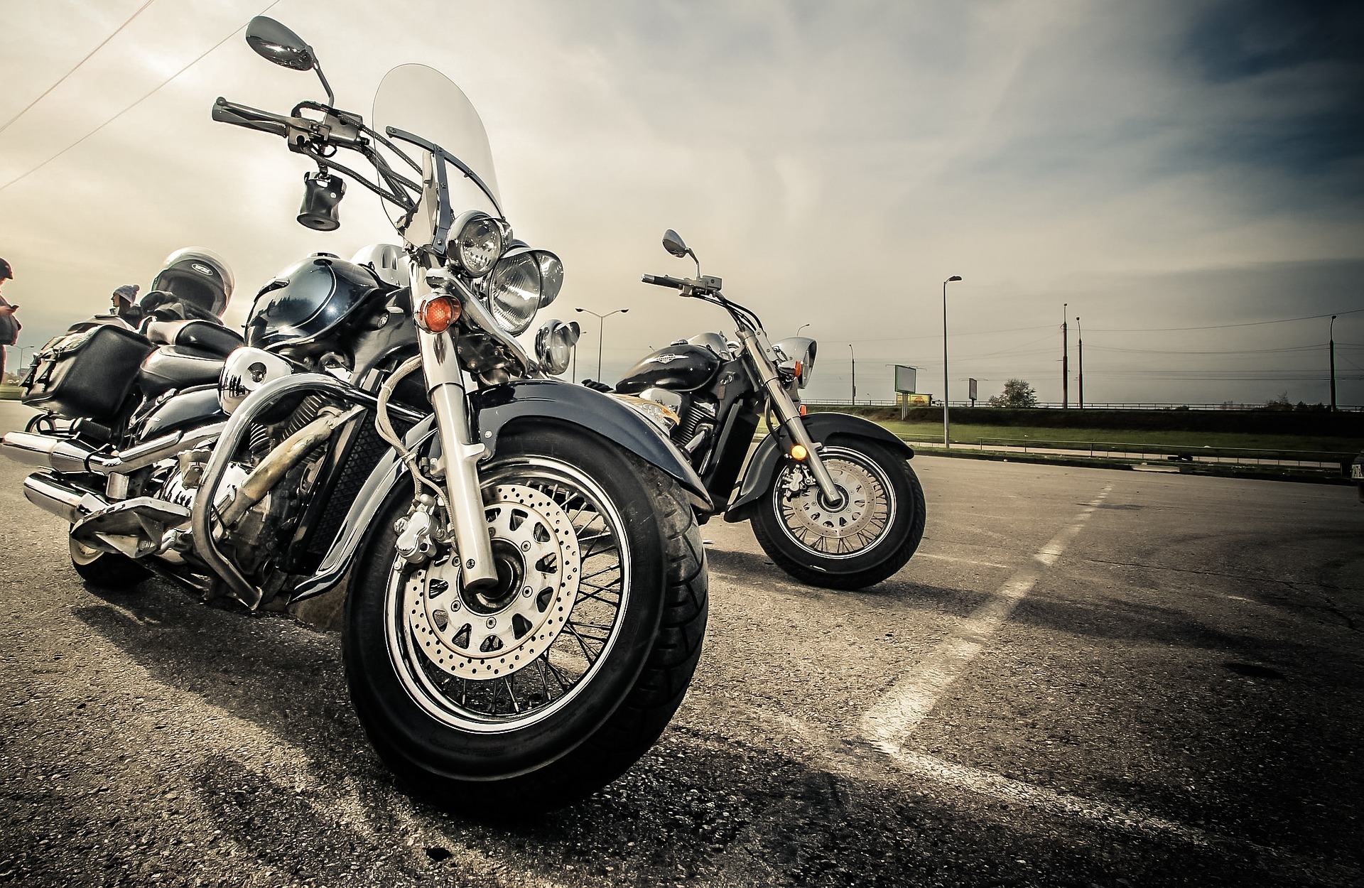 motorbike-2197863_1920